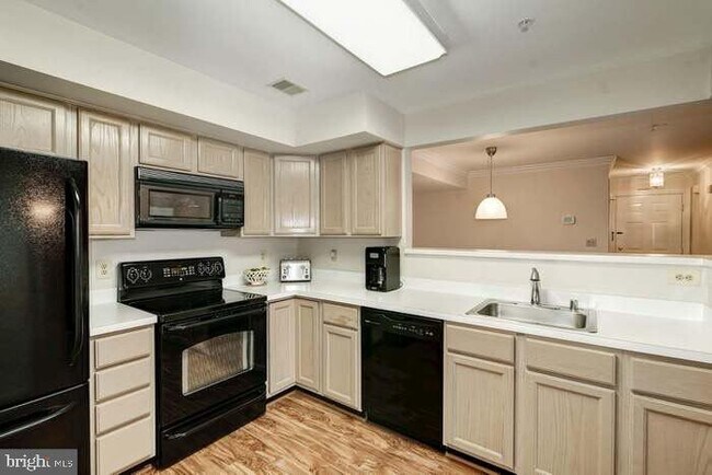 Photo - 8303 Bluebird Way Unidad A