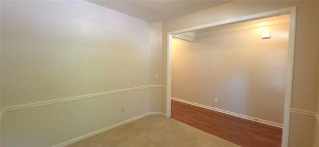 Photo - 237 Ascott Ln