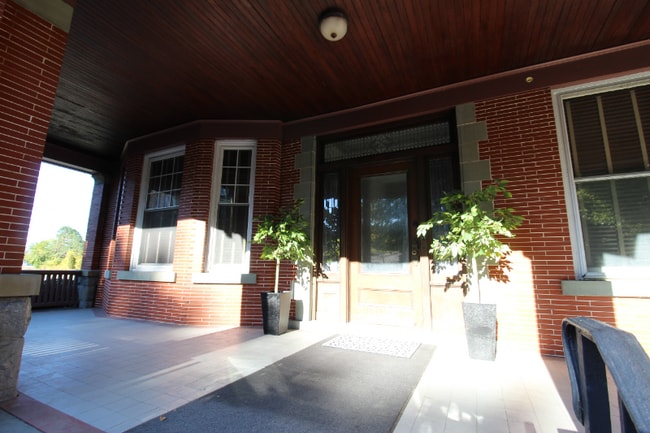 Photo - 800 Monroe Ave