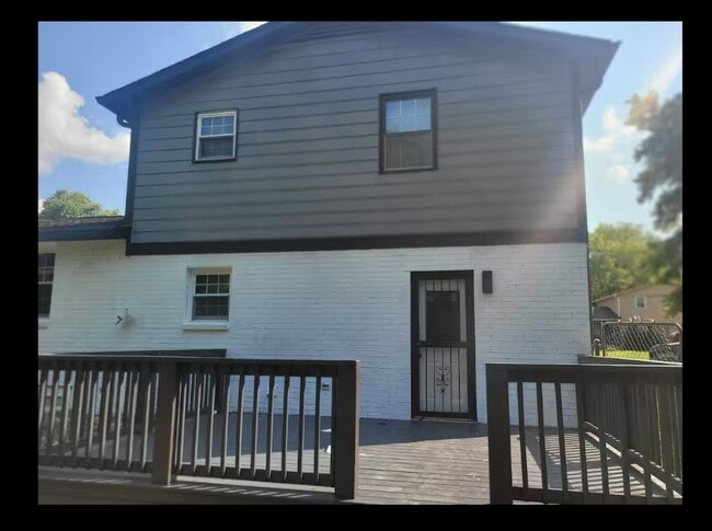 Photo - 4880 Barclay Square Dr