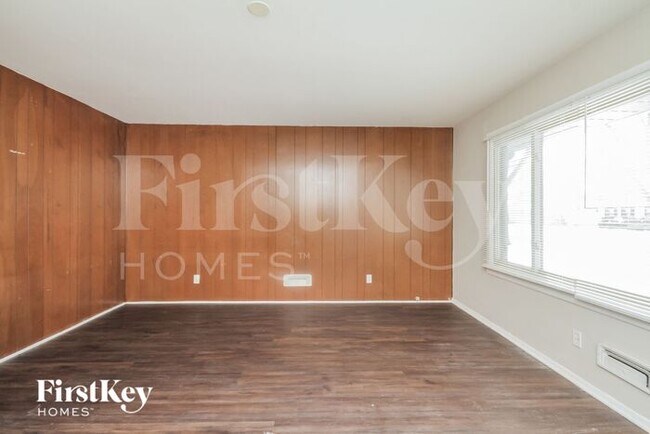 Photo - 15439 Elm St