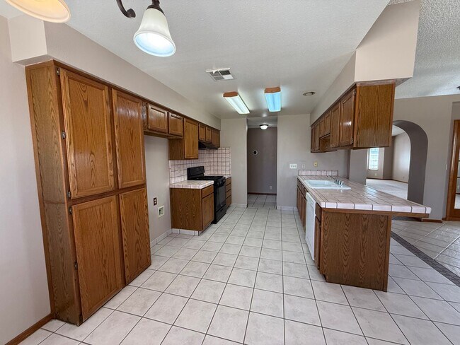 980 Lakewood Dr