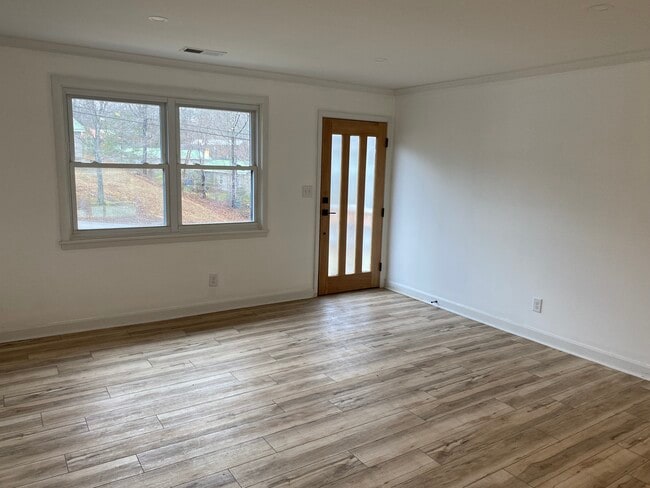 Photo - 305 Druid Hills Dr