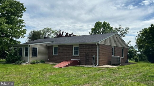 Photo - 541 Cheyney Rd