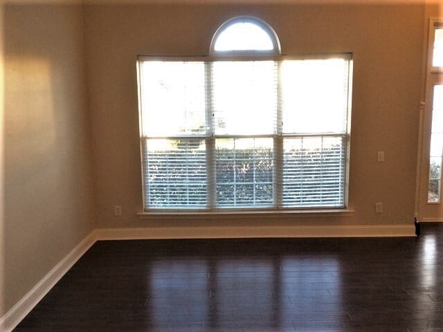 Photo - 9340 Stawell Dr