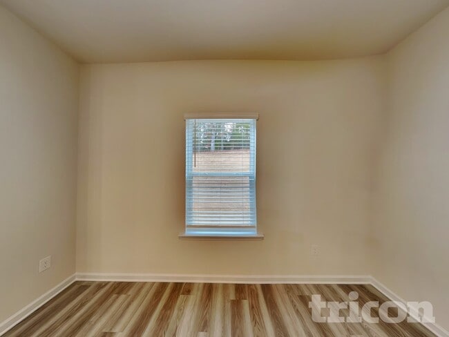 Photo - 288 Oliver Dr