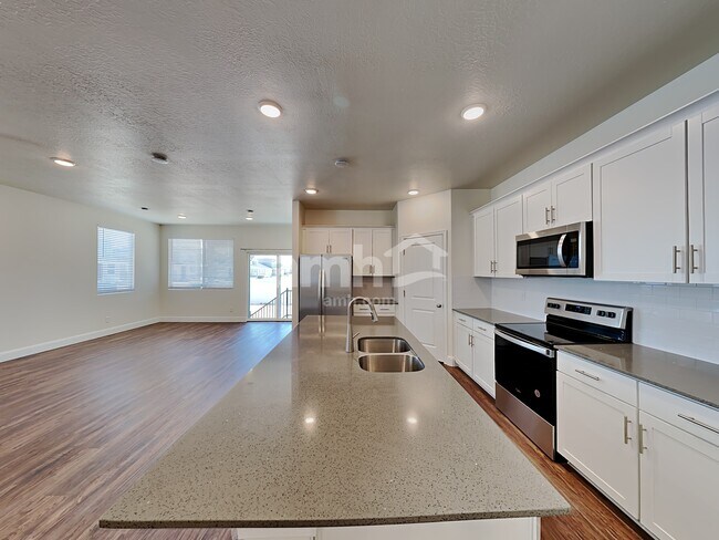 Photo - 2605 W 3290 S