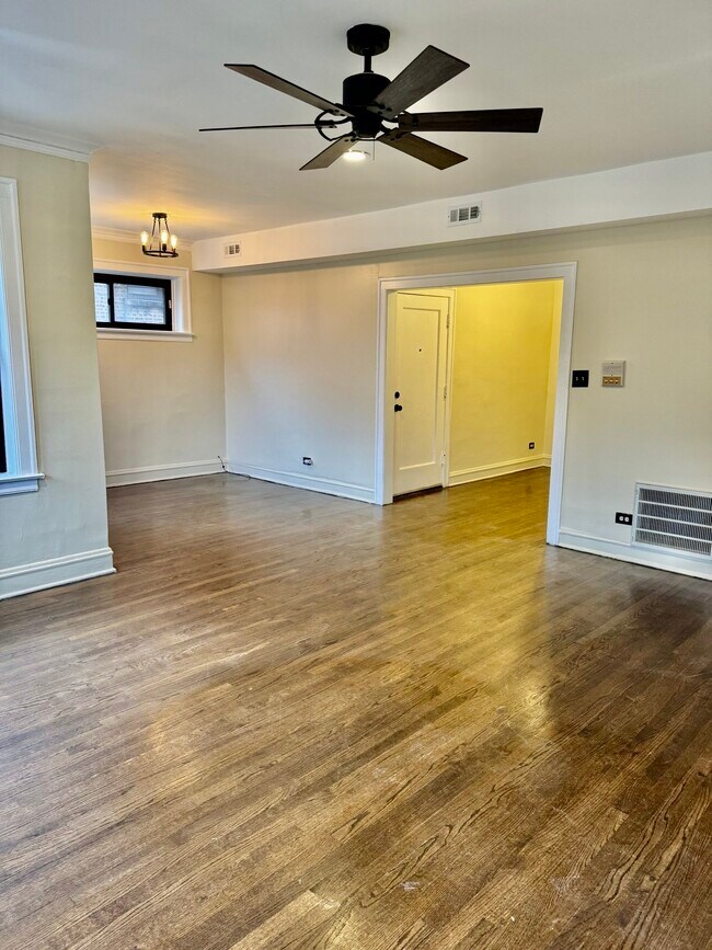 Photo - 7952 S Champlain Ave Unit 1