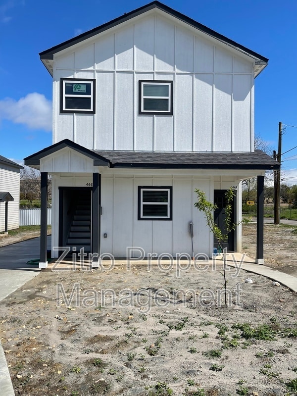 Building Photo - 4443 Wayside Ave
