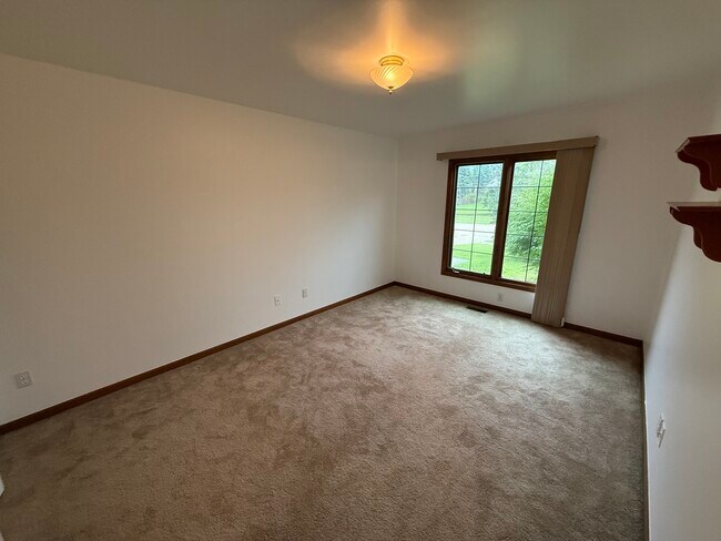 Photo - 2915 Chippewa Dr