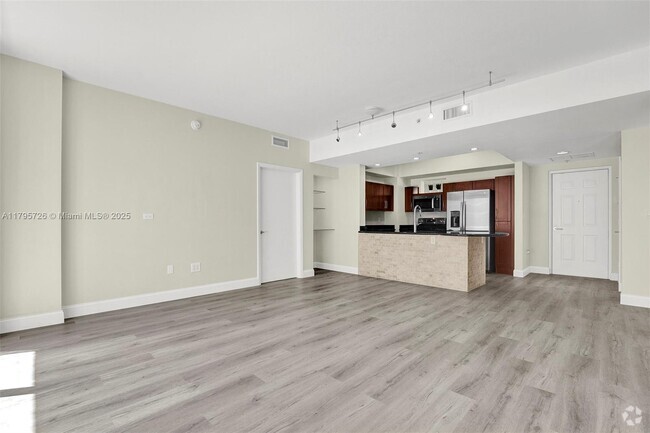 Building Photo - 7280 SW 89th St Unit D307 Rental