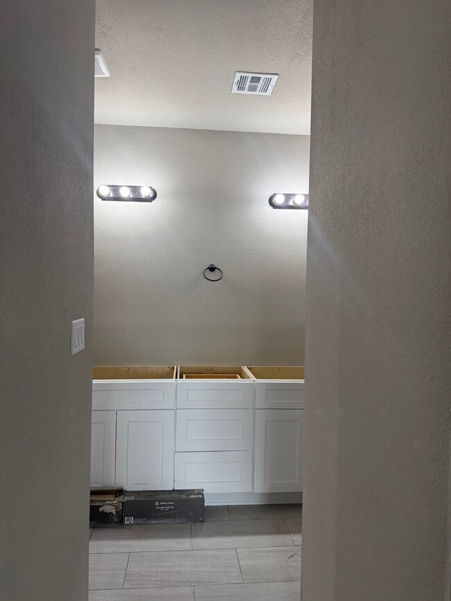 Photo - 10623 E 45th St