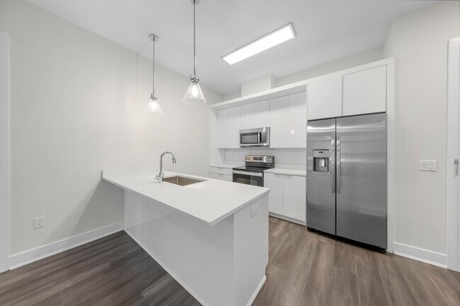 Photo - 121 34th St Unit 613