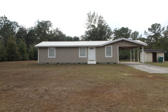 Building Photo - Private Home on 3 acres available now!