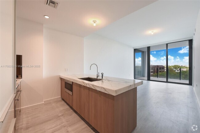 Building Photo - 2831 S Bayshore Dr Unit 606 Rental