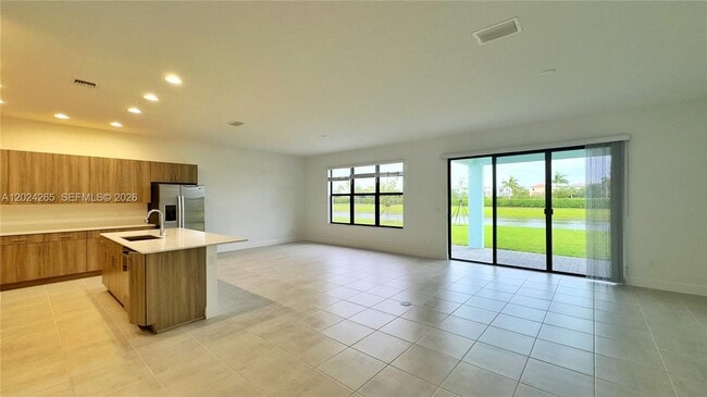 Photo - 5021 Coquina Pl