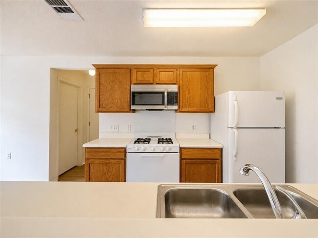 Photo - 5509 Bentsen Ln