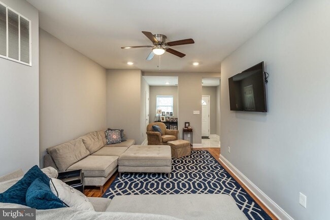 Photo - 365 Bonsal St