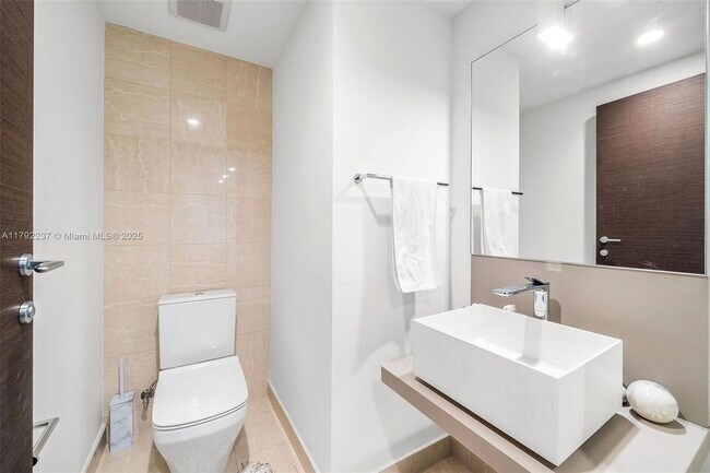 Photo - 1000 Brickell Ave