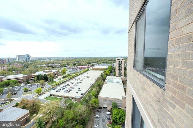 Photo - 3705 S George Mason Dr Unit 2414S