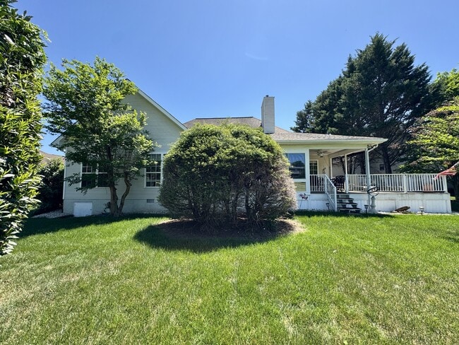 Photo - 320 Tigitsi Way