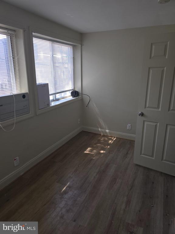 Building Photo - 1103 Queen St NE Unit 2 Rental