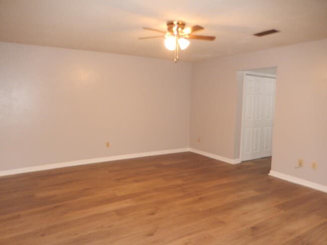 Photo - 2334 Sylvan Ct