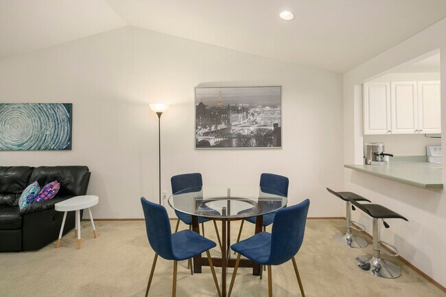 Photo - 23321 Cedar Way Unidad #J302