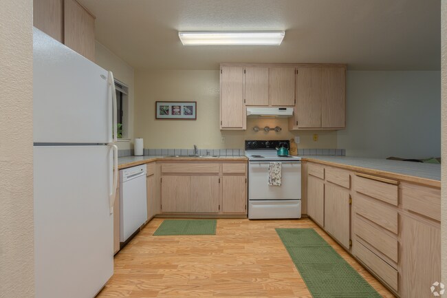 Photo - Pomona West Student Apartments