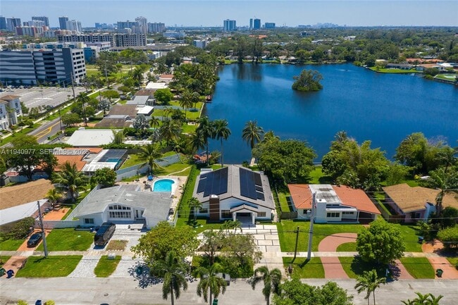 Photo - 2560 NE 199th St