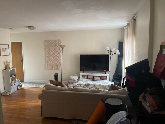 Building Photo - 2016 Commonwealth Ave Unit 3C Rental
