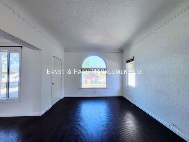 Photo - 2666 E Madison St