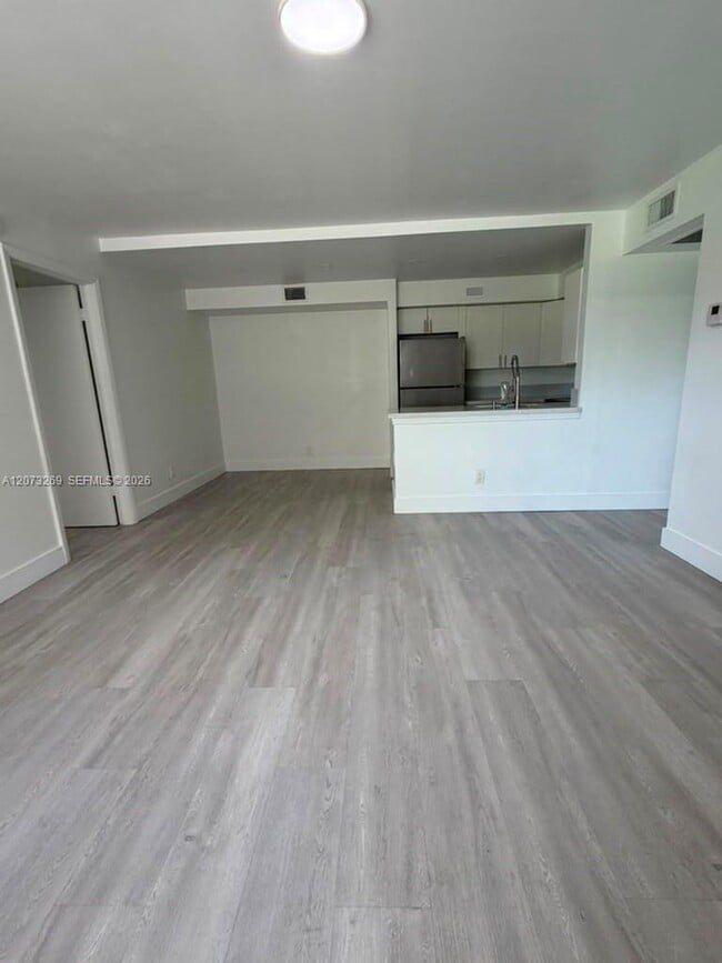 10020 Winding Lake Rd Unit 104