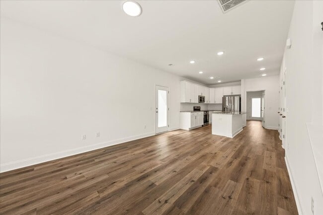 Photo - BRAND NEW TOWNHOUSE!!