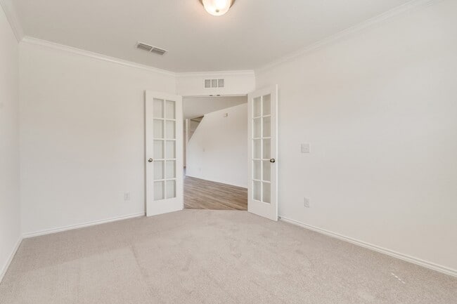 Photo - 16025 Malaya St
