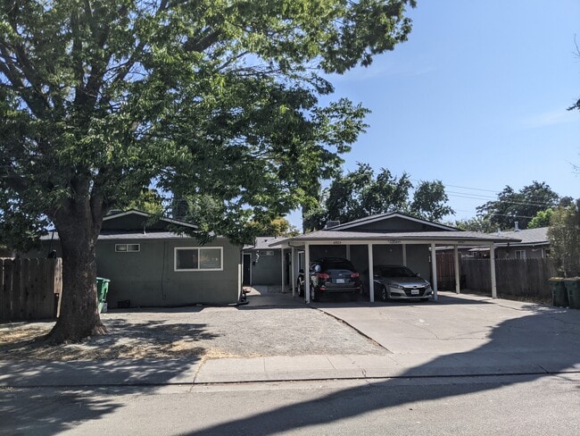 Building Photo - 6923 N El Dorado St Unit 6925