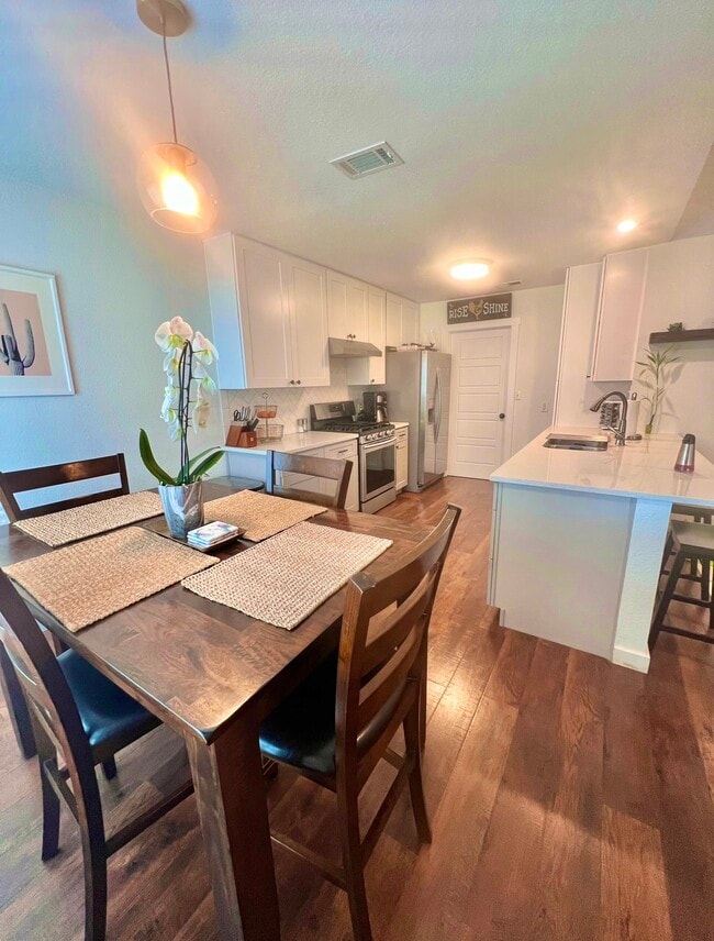 Photo - 303 Craigmont Dr