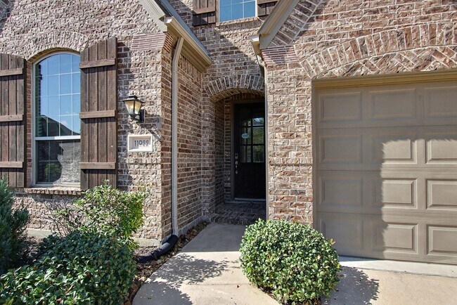 11022 Croftmore Dr