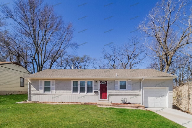 Building Photo - 10006 Oakley Ave