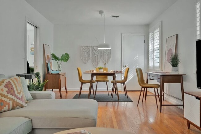 Photo - 6231 Henry Ford Dr