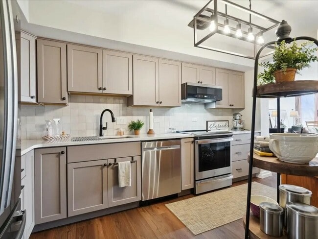 Photo - 2222 1st Ave NE Unidad 2222