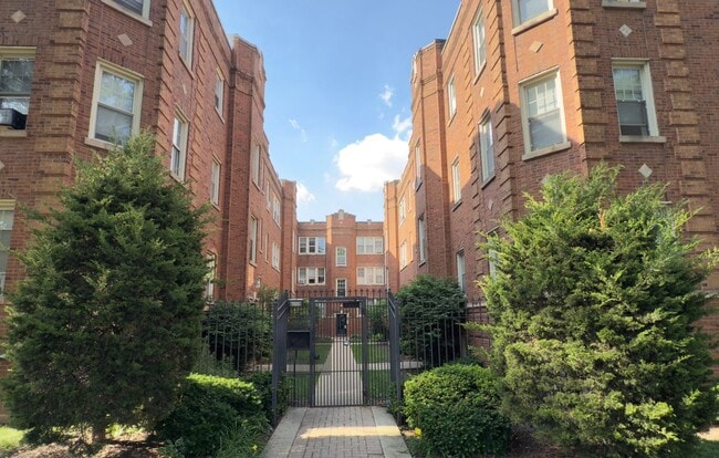 Belmont-Cragin One Bed/1 Bath! Cats welcom... - Belmont-Cragin One Bed/1 Bath! Cats welcom... Apartment Unit 4850-E3