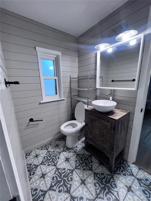 Photo - 122 NW 29th St