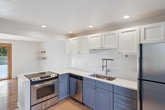 Photo - (PRICE DROP) Beautiful & Large 4-Bd 2.5-Ba...