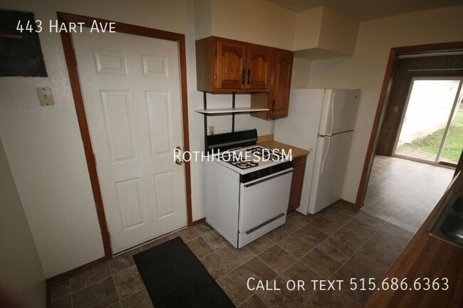 Photo - 443 Hart Ave