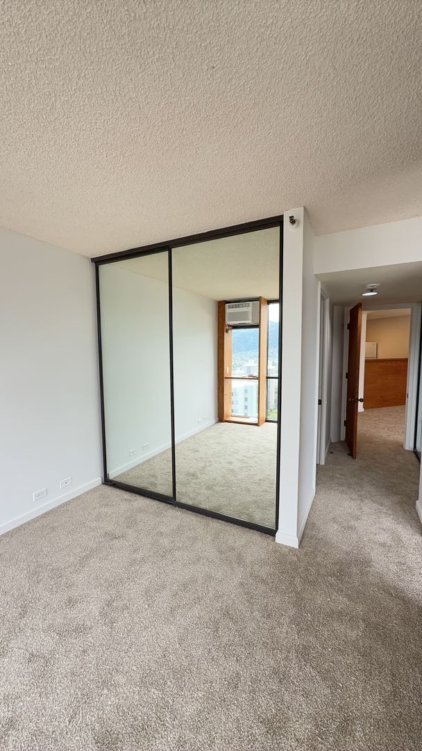 Photo - $2000 1BR/1BA, 1 Covered PKG, in the heart of Honolulu.