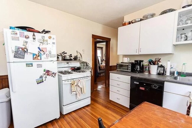 Building Photo - 46 Sunset Rd Unit #0 Rental