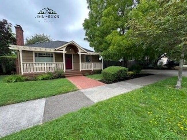 Building Photo - Charming 2 bed 2 bath home in Eugene
