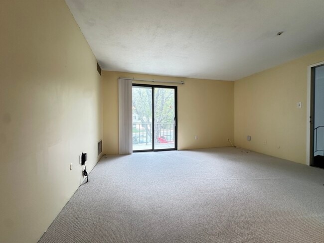 Photo - 10 Village Hill Ln Unit 7
