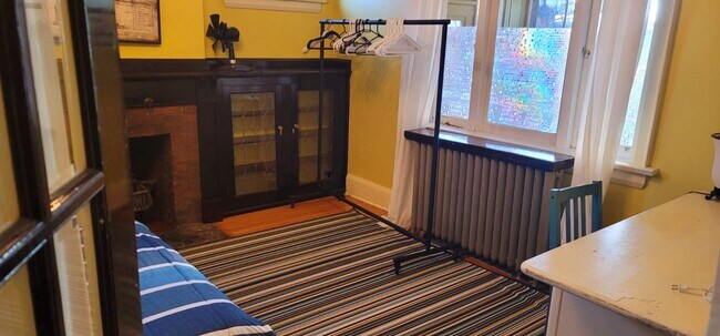 Photo - 180 Eileen Av